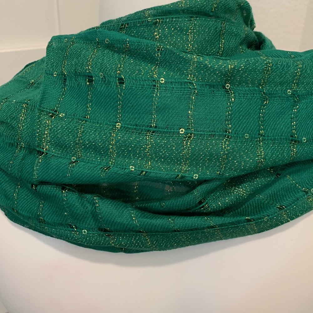 Bellissima Infinity Scarf - Picture 4 of 12